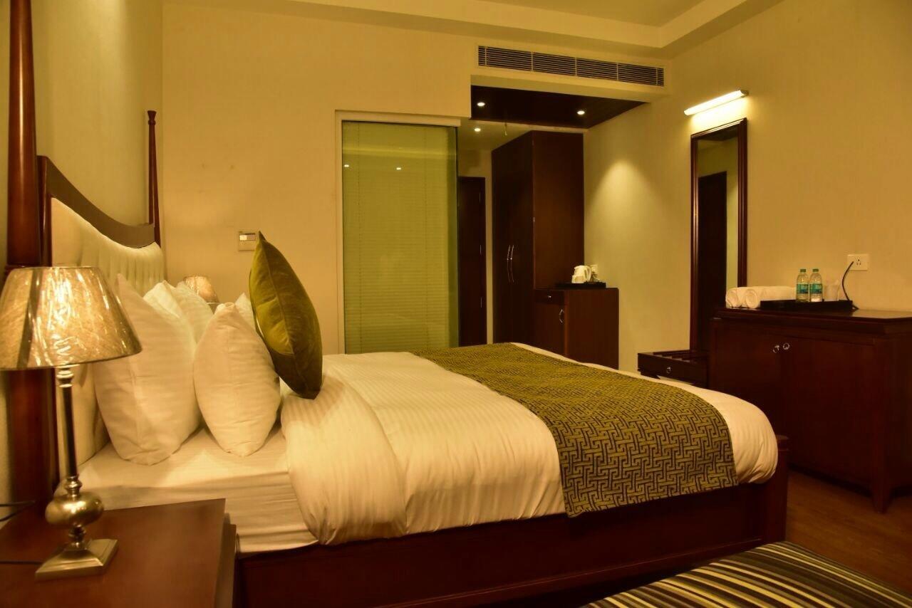 Season Hotel Nainital Kültér fotó