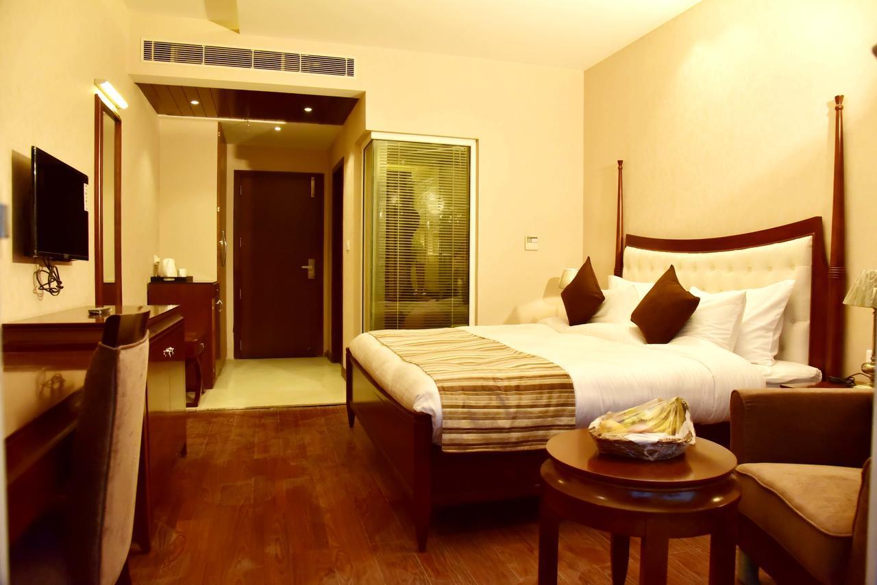 Season Hotel Nainital Kültér fotó