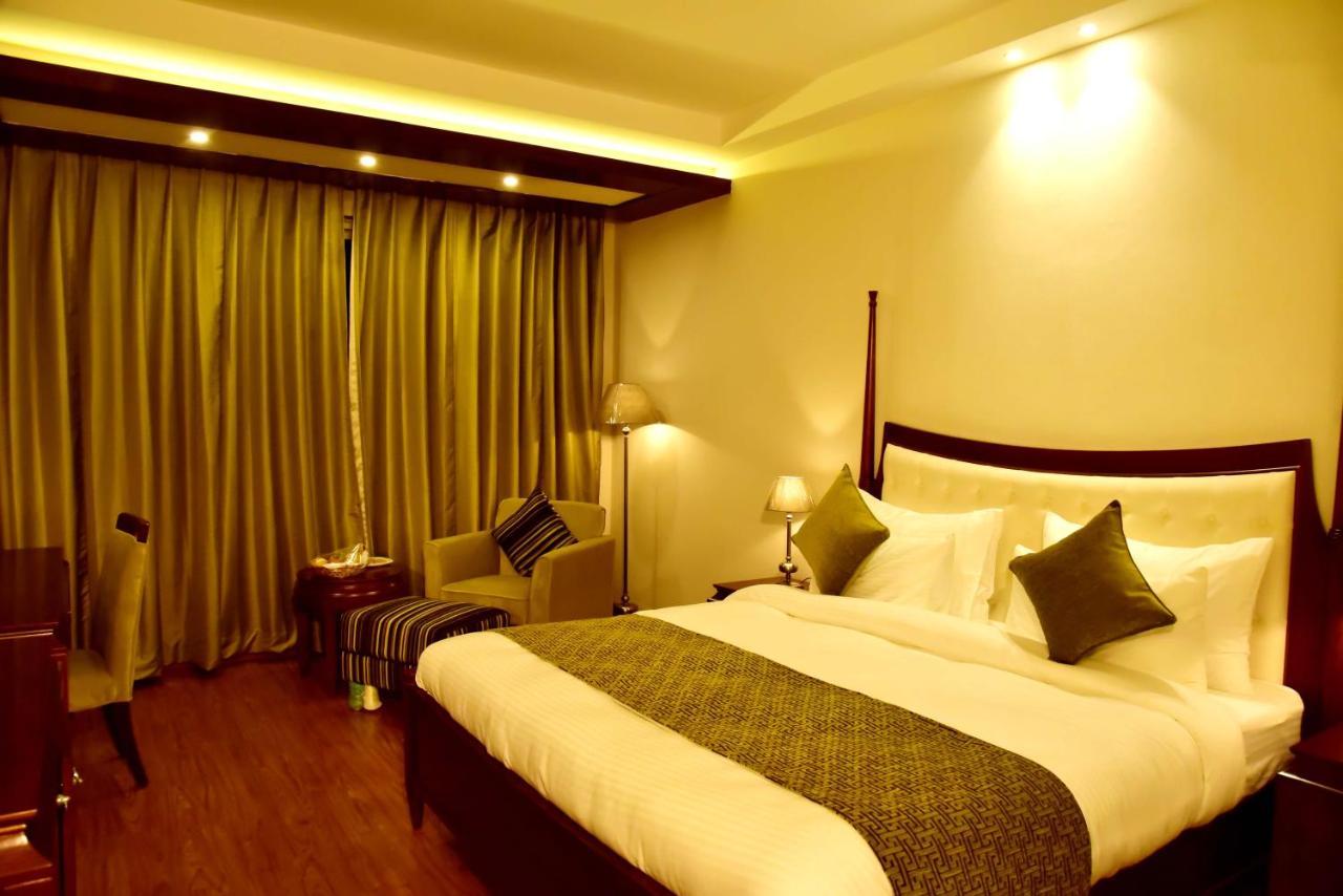Season Hotel Nainital Kültér fotó