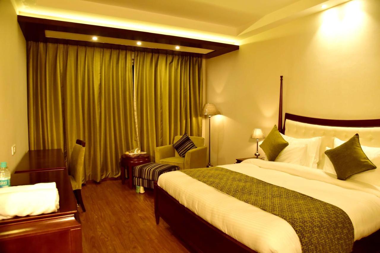 Season Hotel Nainital Kültér fotó